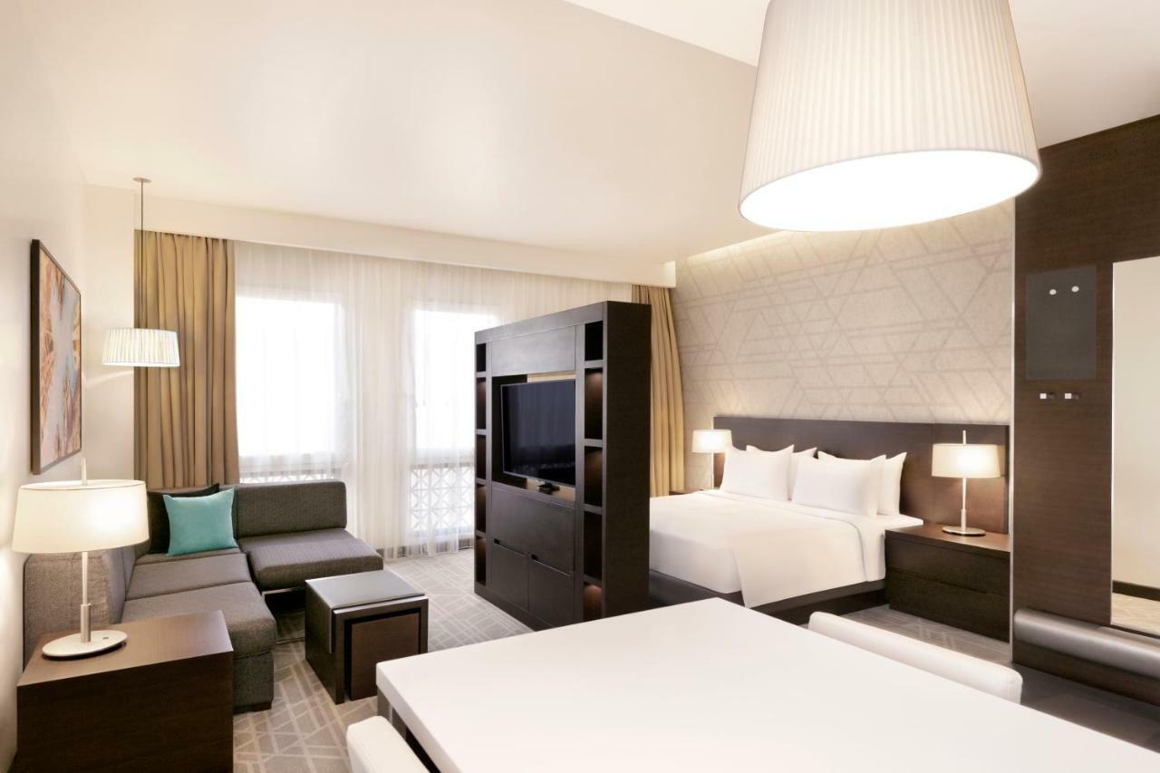 Hyatt Place Dubai Wasl District Residences ภายนอก รูปภาพ