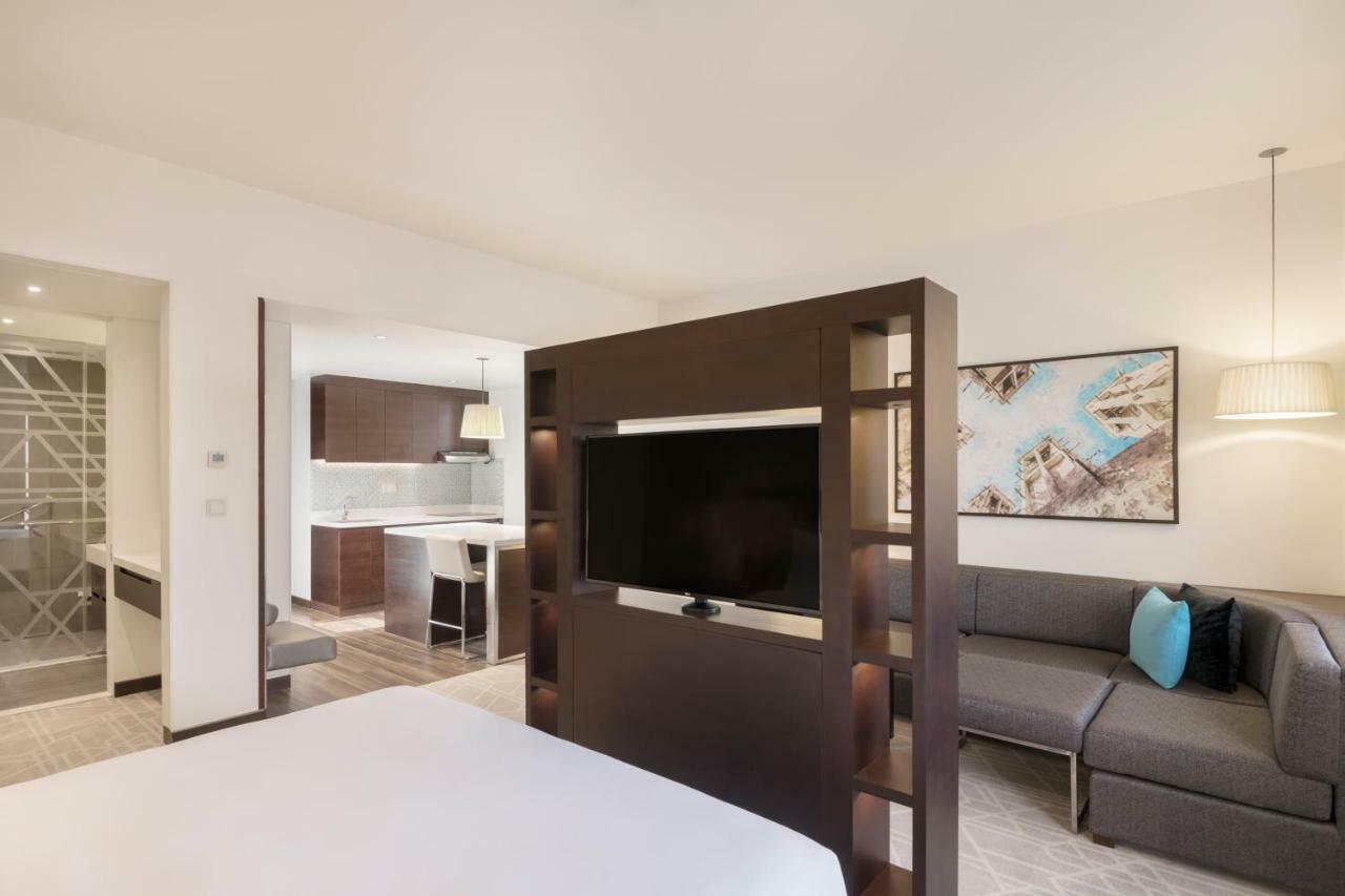 Hyatt Place Dubai Wasl District Residences ภายนอก รูปภาพ